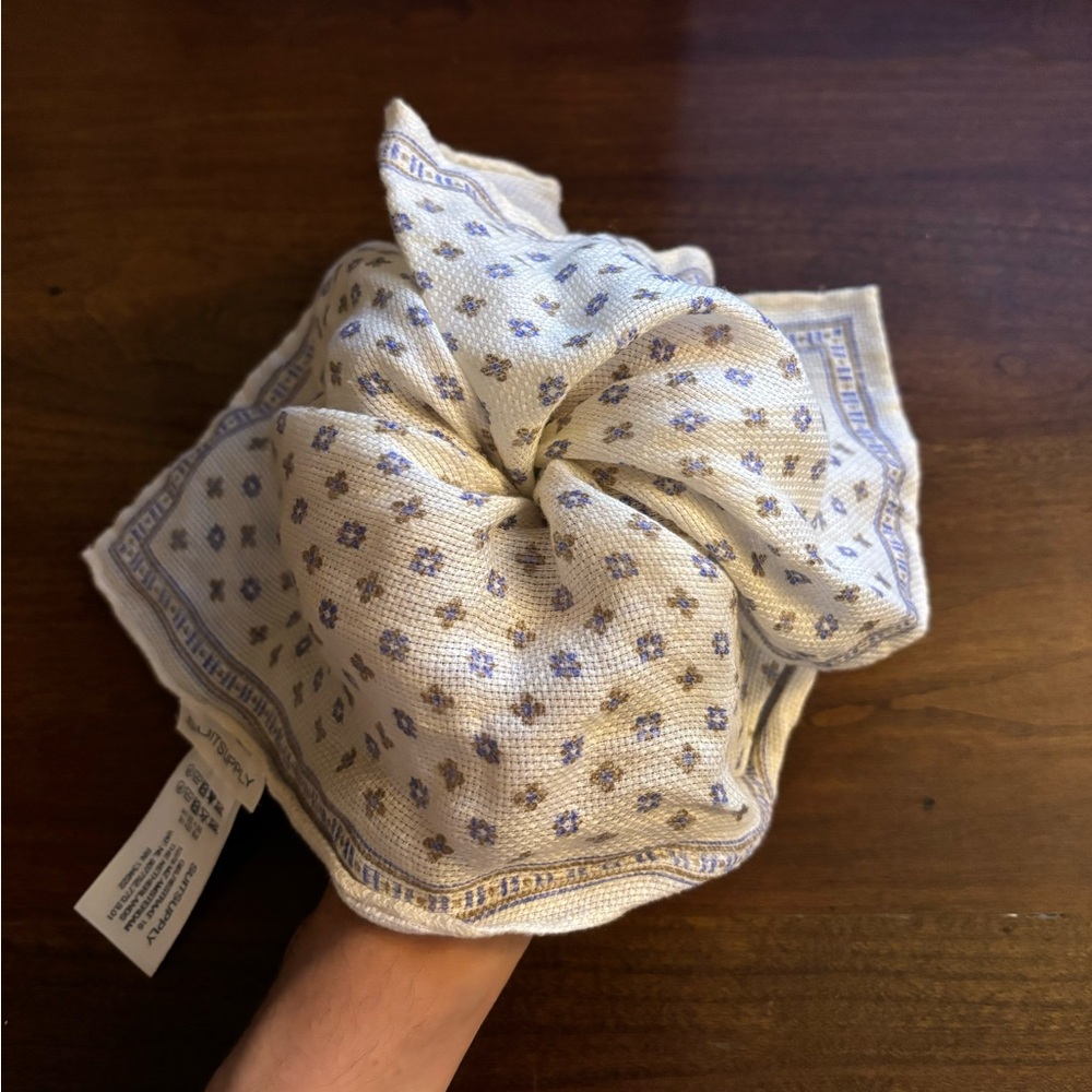 Off-White Flower Pocket Square